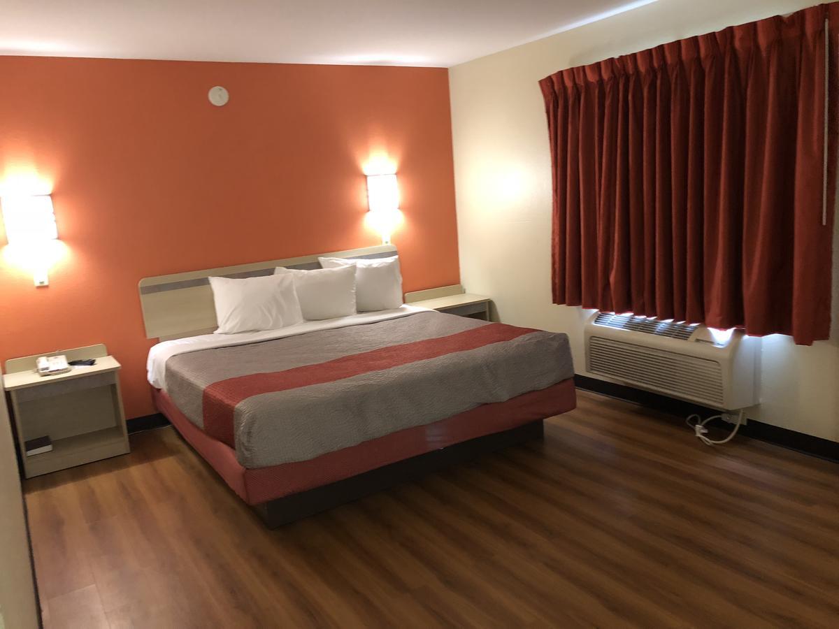 Motel 6-Urbana, Il Шампейн Екстериор снимка