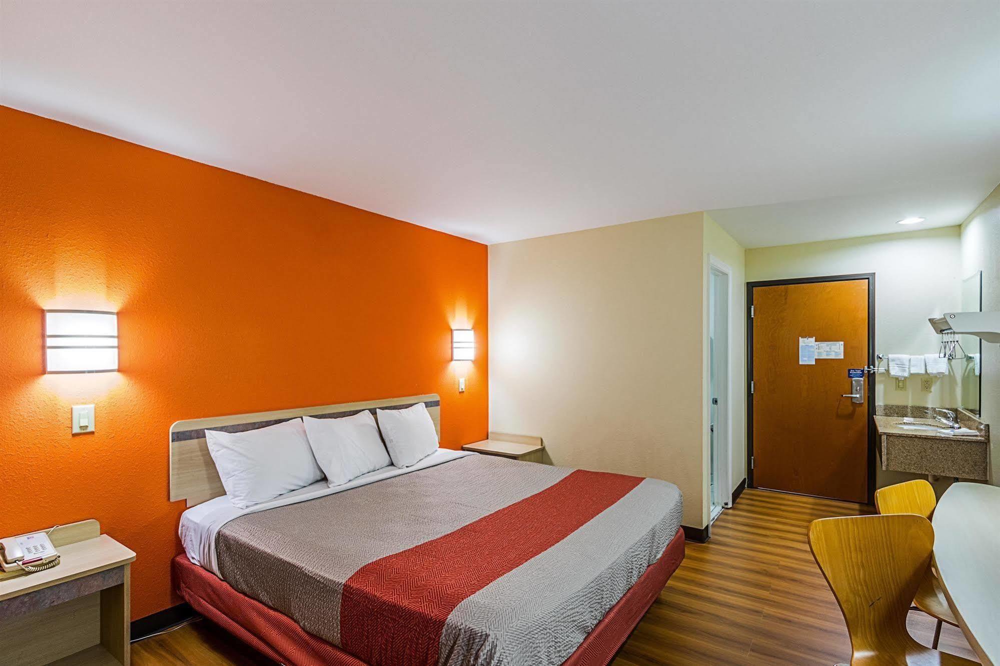 Motel 6-Urbana, Il Шампейн Екстериор снимка