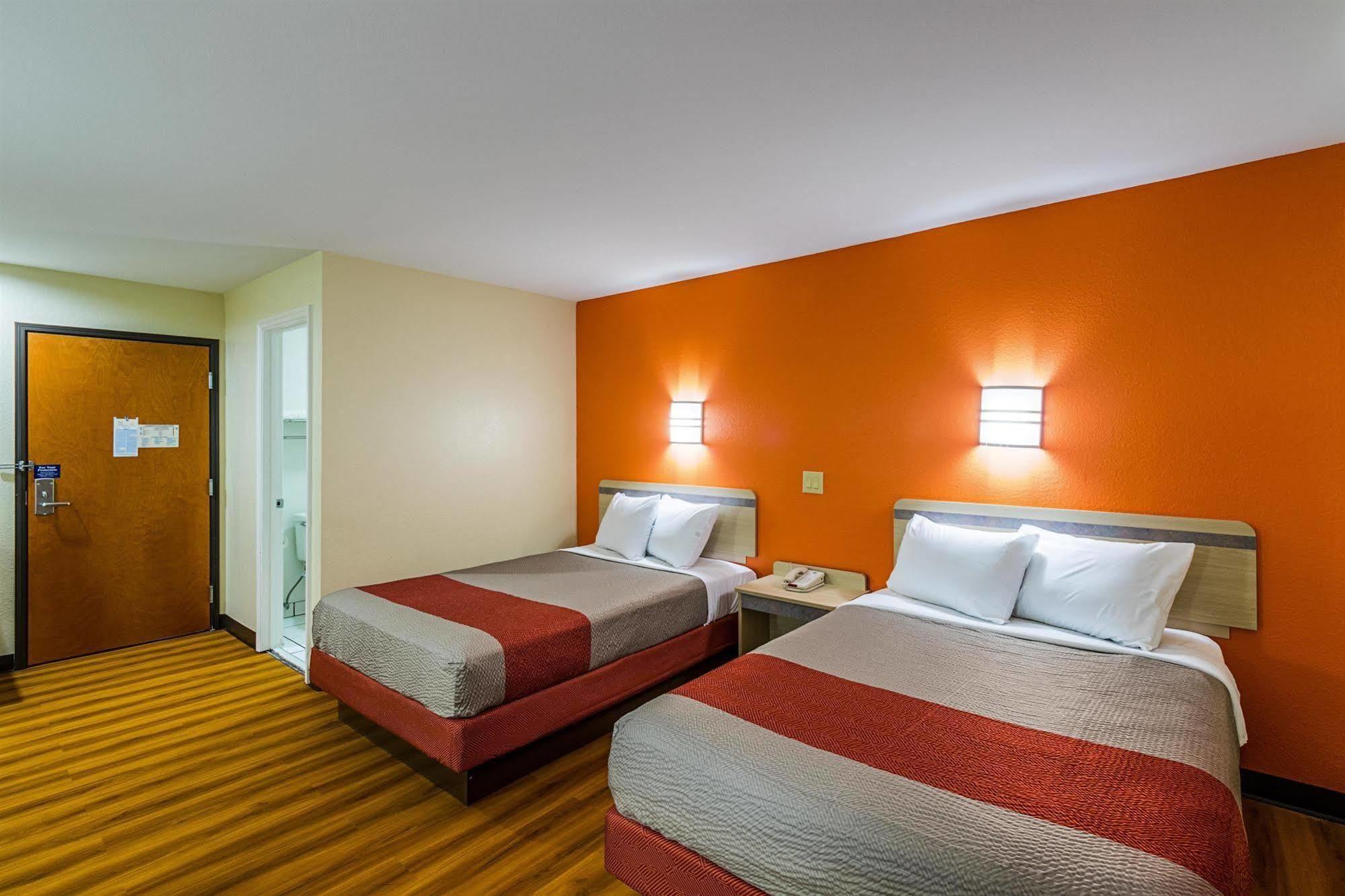 Motel 6-Urbana, Il Шампейн Екстериор снимка