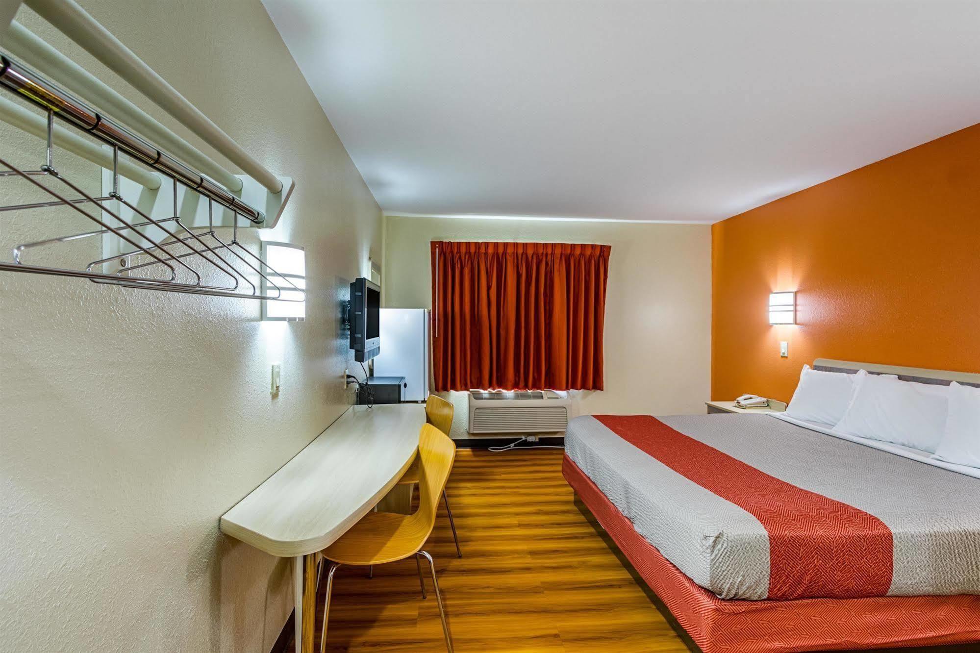 Motel 6-Urbana, Il Шампейн Екстериор снимка