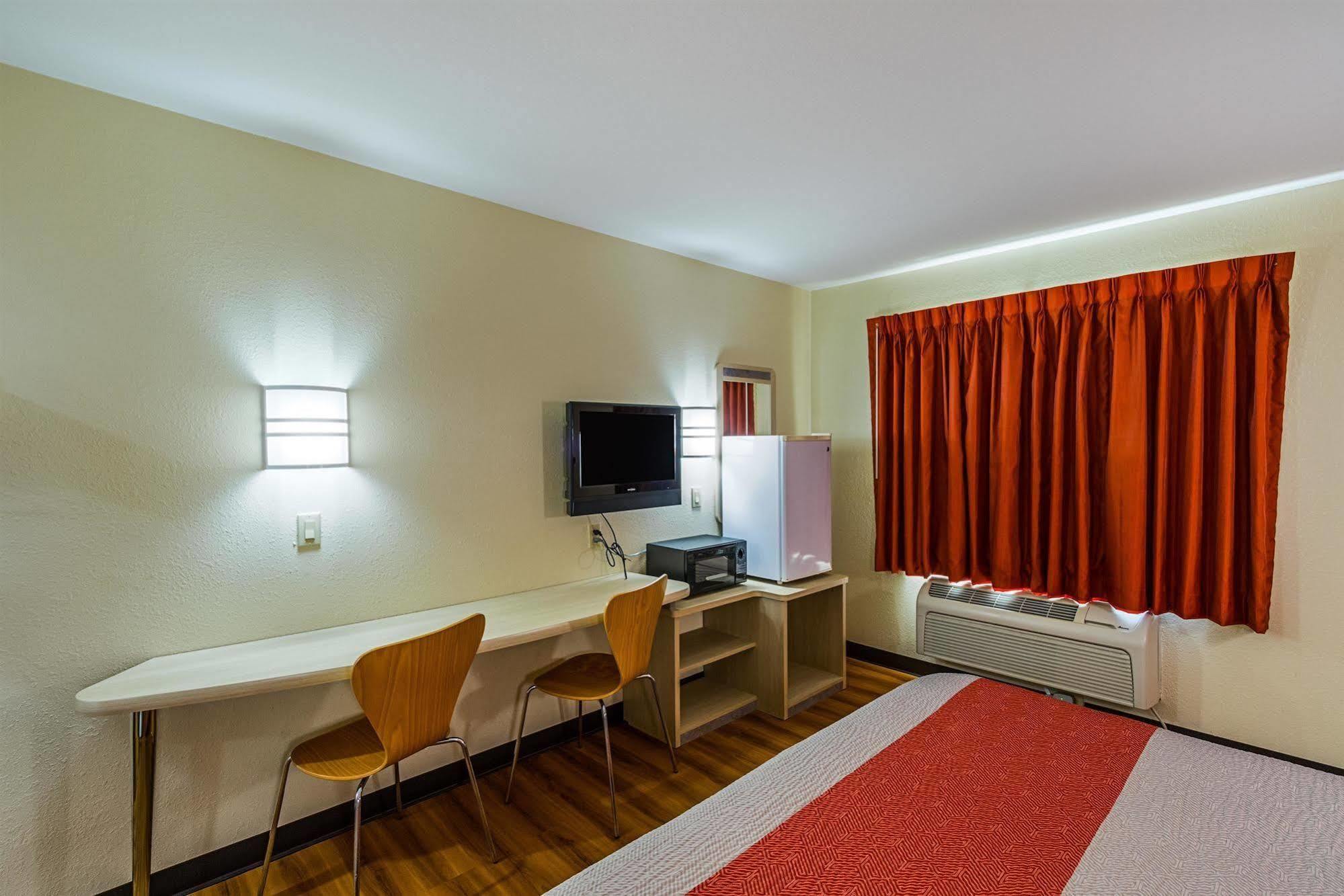 Motel 6-Urbana, Il Шампейн Екстериор снимка