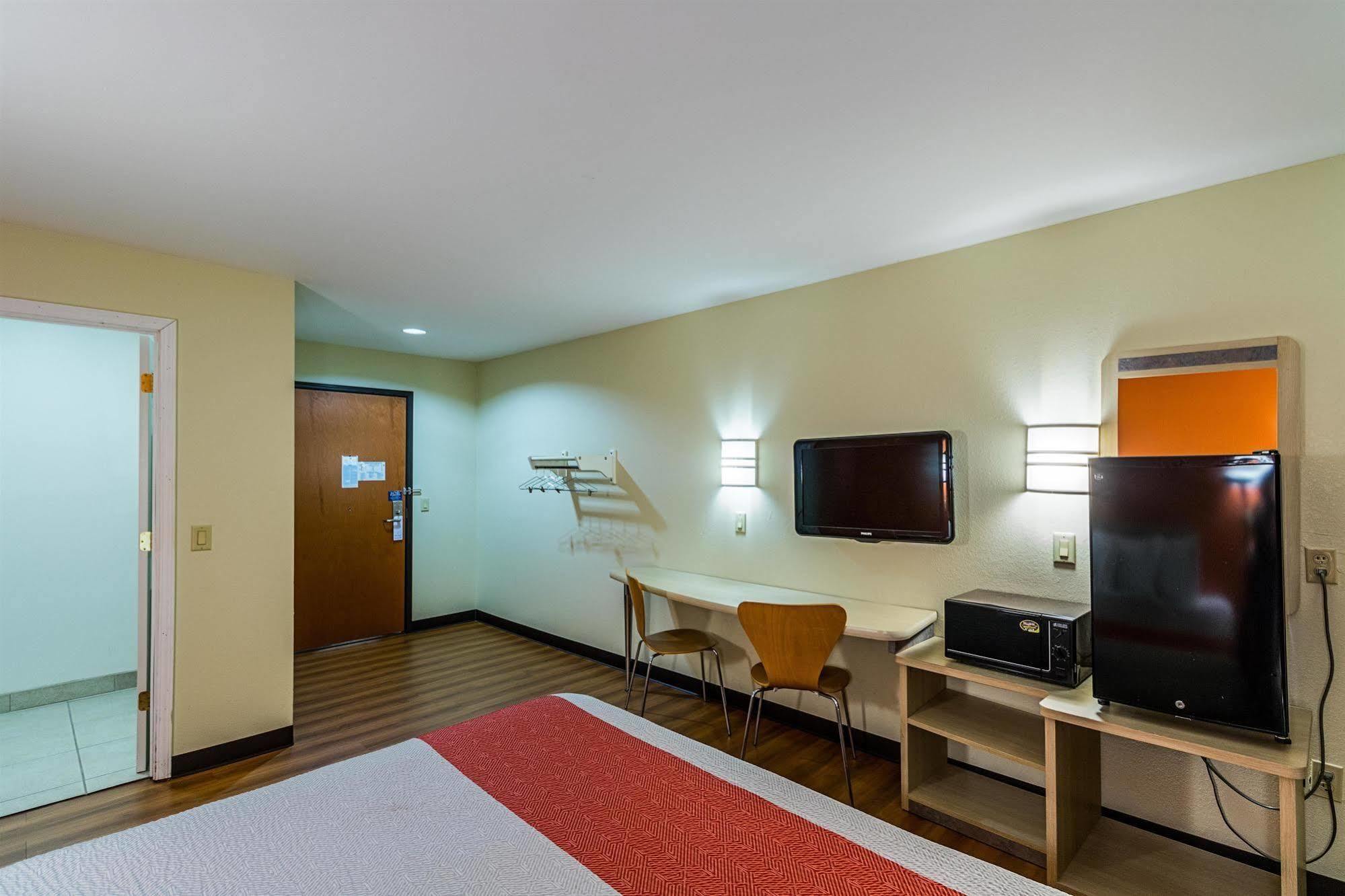 Motel 6-Urbana, Il Шампейн Екстериор снимка