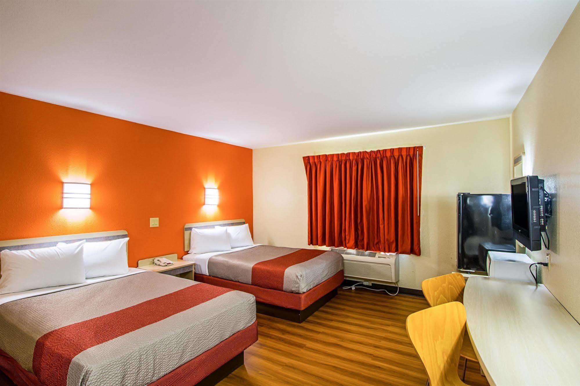Motel 6-Urbana, Il Шампейн Екстериор снимка