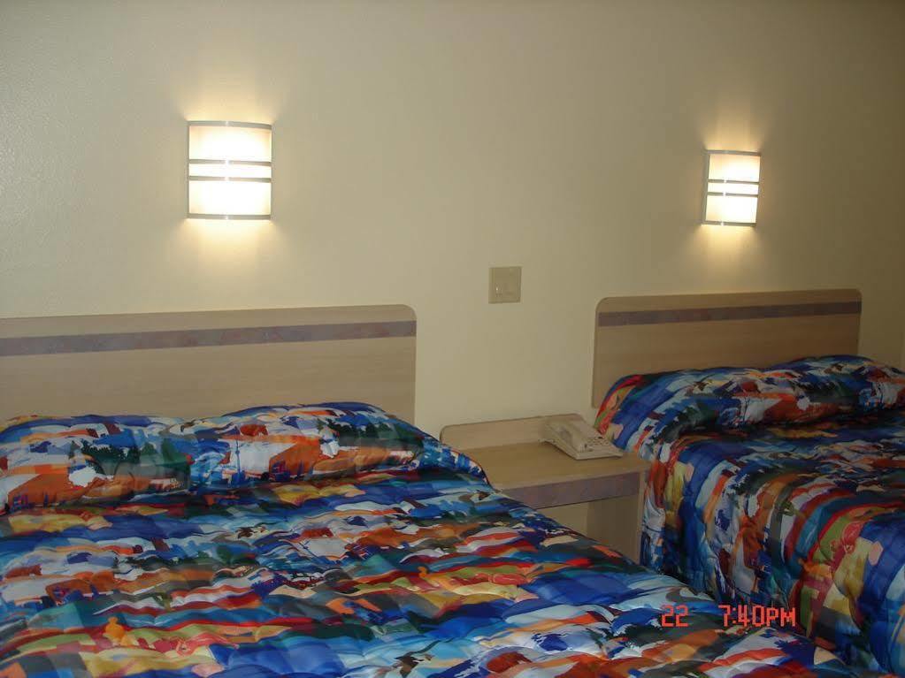 Motel 6-Urbana, Il Шампейн Екстериор снимка