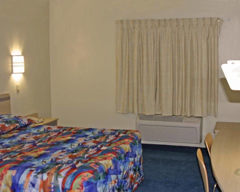 Motel 6-Urbana, Il Шампейн Екстериор снимка